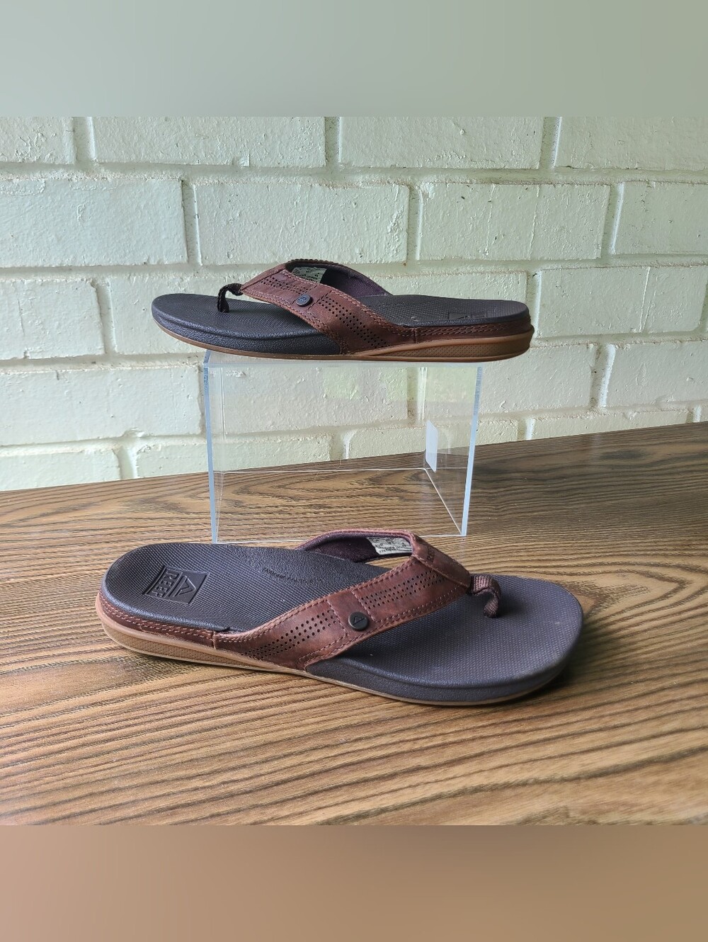 REEF Men's Brown Leather-Trim Flip Flop Sandals SIZE 8